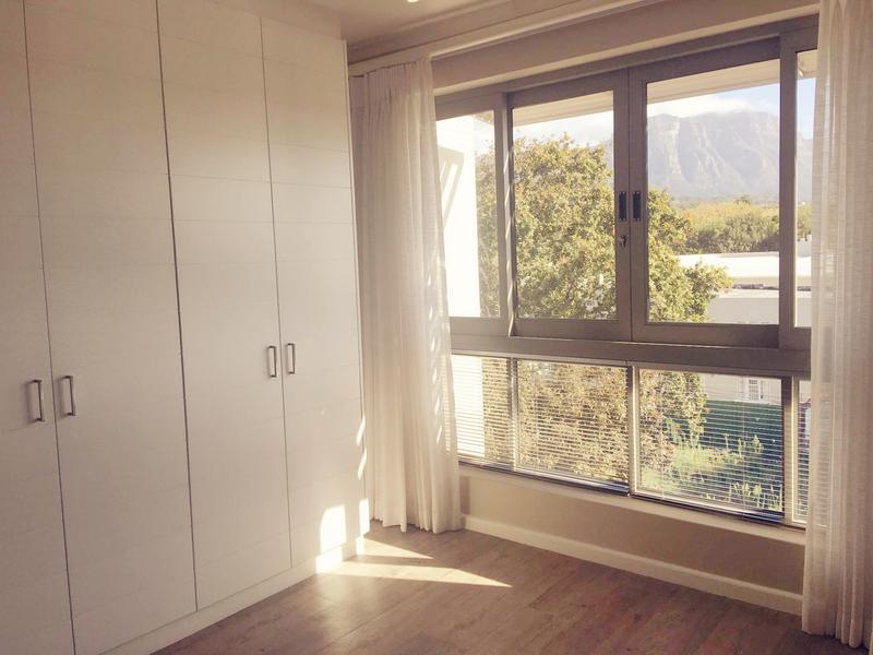 To Let 3 Bedroom Property for Rent in Wynberg Upper Western Cape